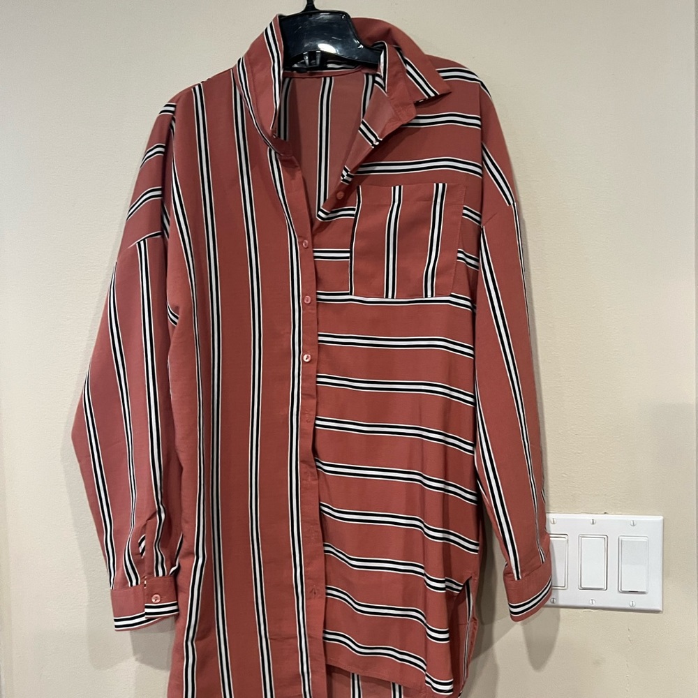 Oversized light long sleeved blouse